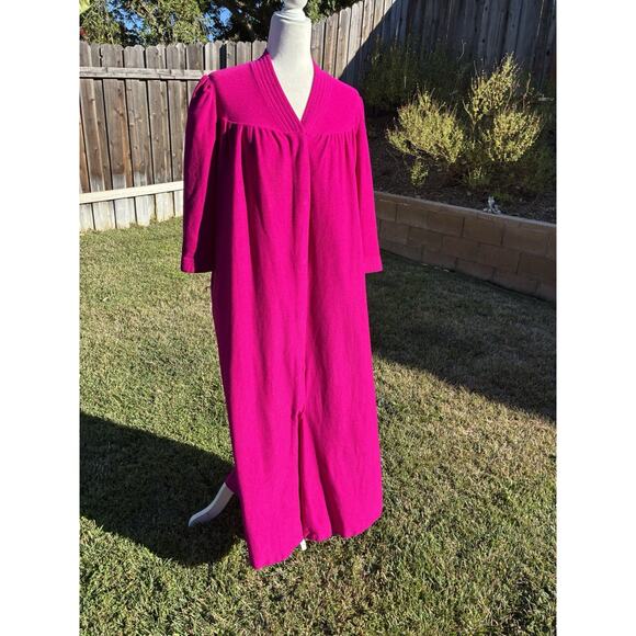 Vanity Fair Night Robe House Coat L Fuchsia Velour Snap Closure Granny Core - Picture 2 of 10